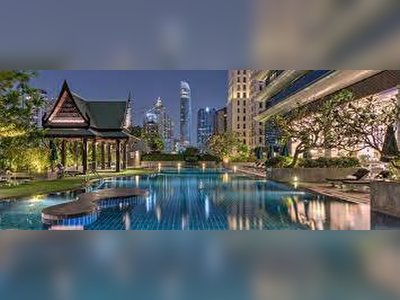 โรงแรม The Athenee Hotel