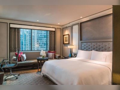 โรงแรม The Athenee Hotel