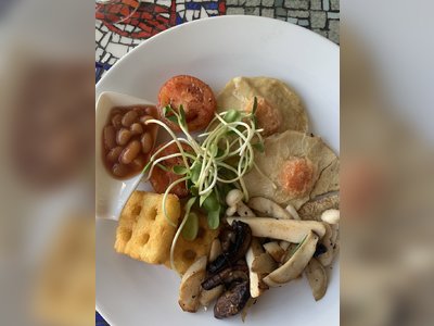 ร้านอาหาร Home Kitchen, Bar & Bed