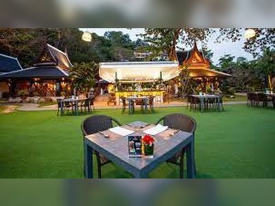 Old Siam Thai Royalty Beachfront Restaurant