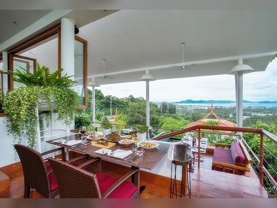 ร้าอาหาร Wok Pagoda Kitchen