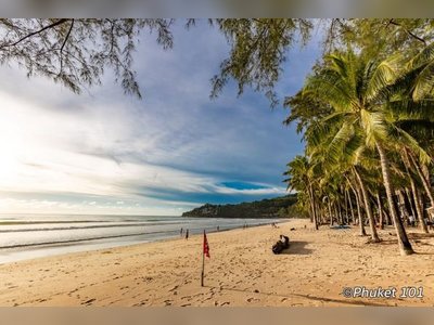 Boat Bar and Restaurant on Kamala Beach