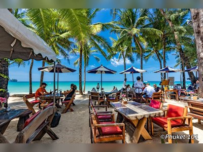 Boat Bar and Restaurant on Kamala Beach