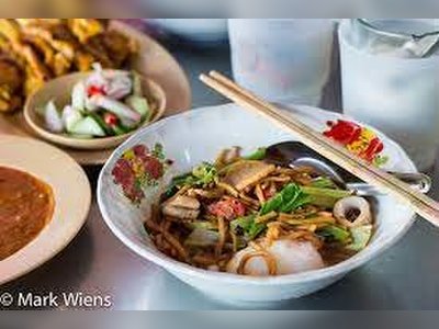 Lock Tien Food Court in Phuket Town