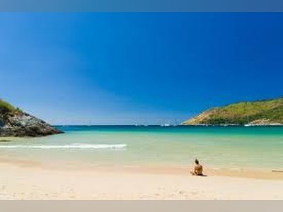 Nai Harn Beach