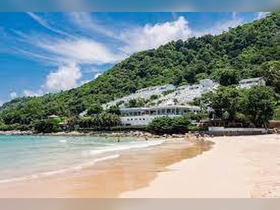 Nai Harn Beach