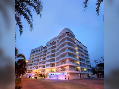 โรงแรม Amari Nova Suites
