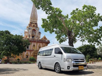Renting a car with driver in Phuket