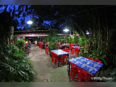 Nam Yoi Restaurant in Phuket Town