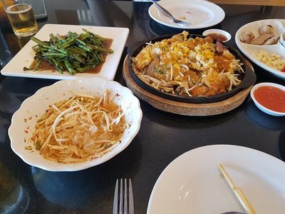 ร้านอาหารแม่ศรีเรือน พัทยา
