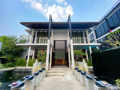 โรงแรมนายญ่า