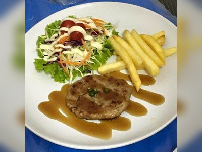 Nai Poom Tom-Yum Pork Noodle