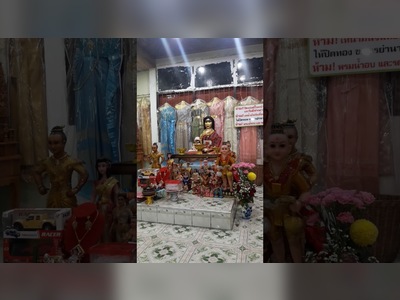 Mae Nak Shrine in Bangkok