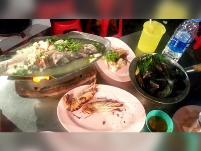 เล็ก & รัตน์ซีฟู้ด