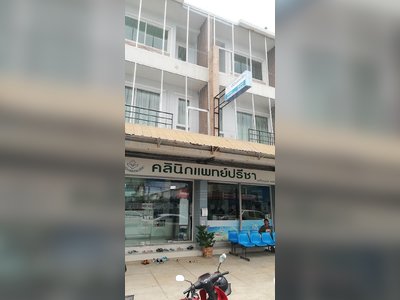 Dr. Preecha Clinic