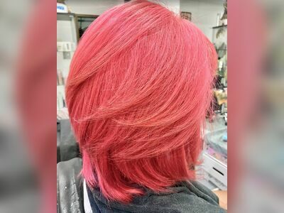 Pu Beauty Salon, Kindergarten red light intersection