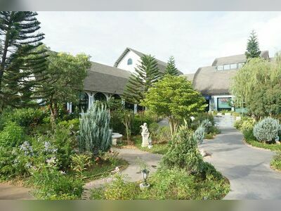Look Kai Cafe & Restaurant