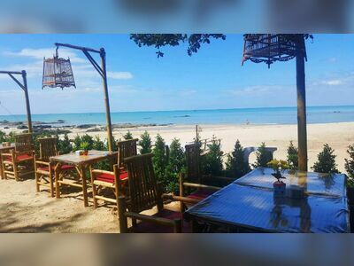 Pinky Beach at Pak Weep Restaurant & Bar