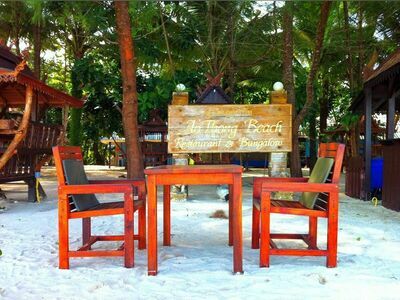 Ao Thong Beach Bungalows & Restaurant
