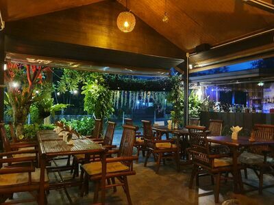 Beach Bars and Restaurants
