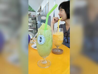 La Moon Café