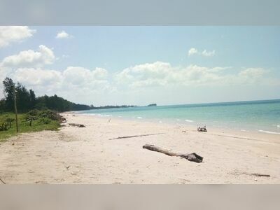 Bang Lut Beach