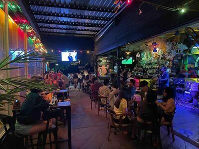 Bars and Pubs in Khao Lak