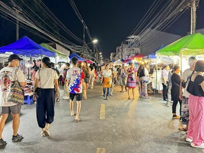 Thai Chang Public Park Local Market