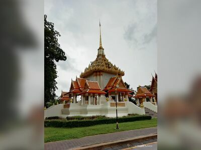 Huay Mongkol Temple Complex