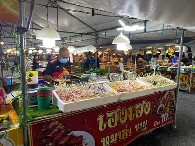Si Khao Night Market