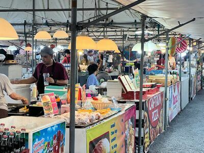 Si Khao Night Market