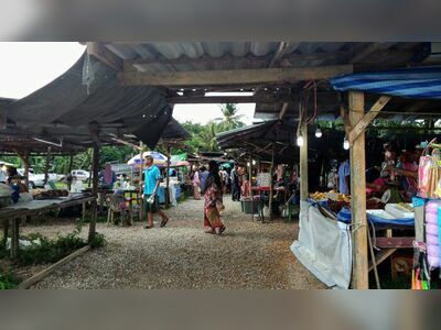 Khlong Moung Shopping Center
