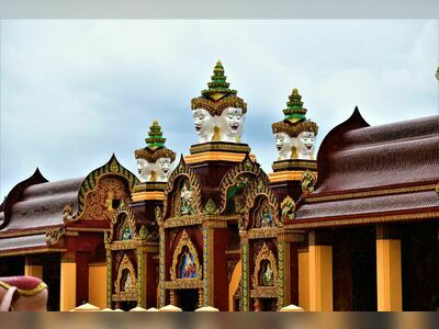 Maha That Wachiramongkol Temple (Wat Bang Thong)