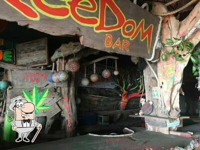 Freedom Bar Sala Dan