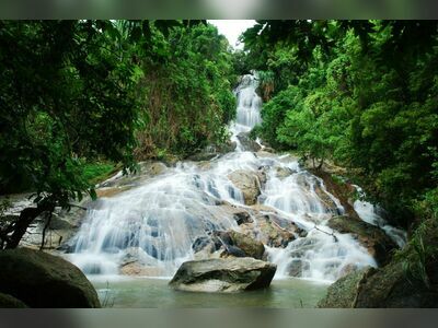 Na Muang Waterfall