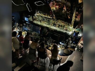 Chilling Bar & Restaurant, Paknam
