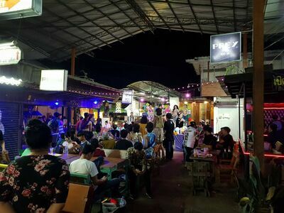 Muangya hundred year market