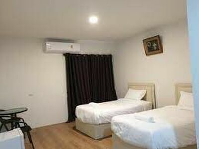 White House Hotel Suphanburi