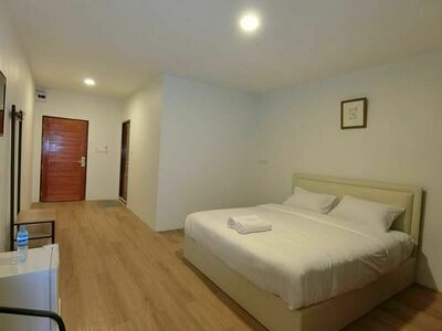 White House Hotel Suphanburi