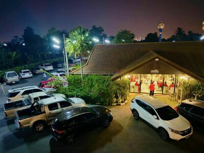Kanab Nam Suphanburi Restaurant