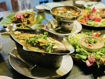 Kanab Nam Suphanburi Restaurant