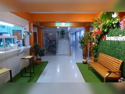 Lert Sri Hotel