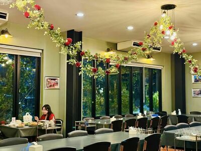 Kanab Nam Suphanburi Restaurant