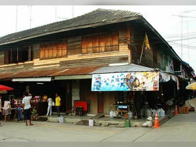 Sri Prachan Old Market