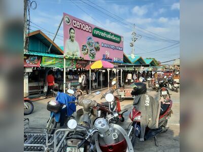 Pod Phraya Market