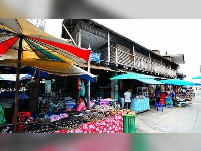 Bang Li Market, the Two Seasons Town