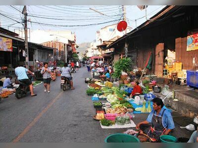 Tha Chang Market