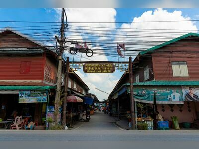 Bang Luang Market