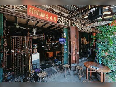 Bang Luang Market