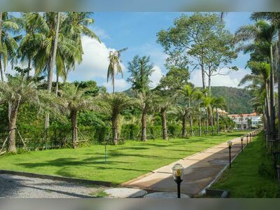 Villa Blanca Hotel & Restaurant